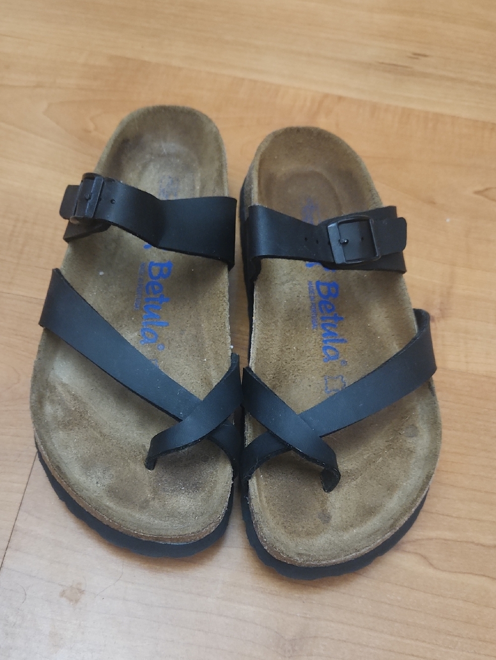 Bethula Women's Black Strappy Footbed Sandals